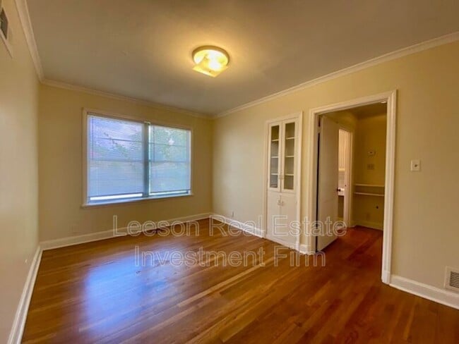 Building Photo - 2717 Fairfield Ave