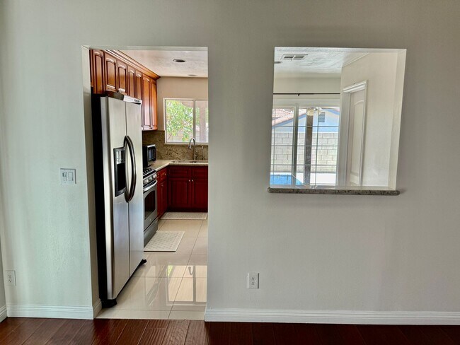 Foto del edificio - 3466 Siskiyou Cir