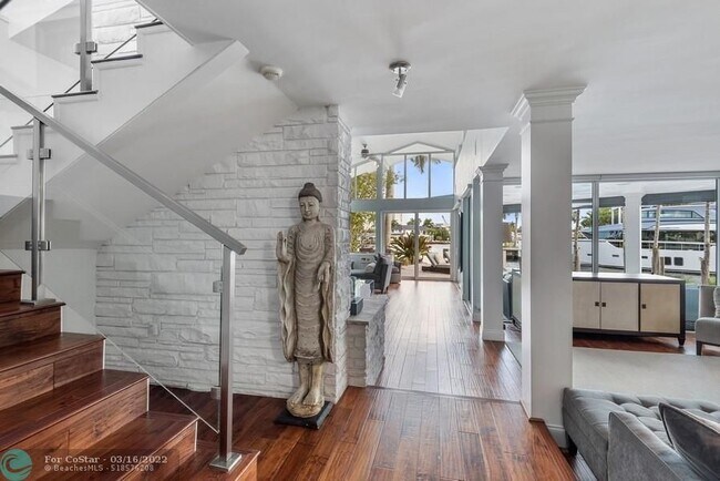 Foto del edificio - 2880 NE 24th Pl