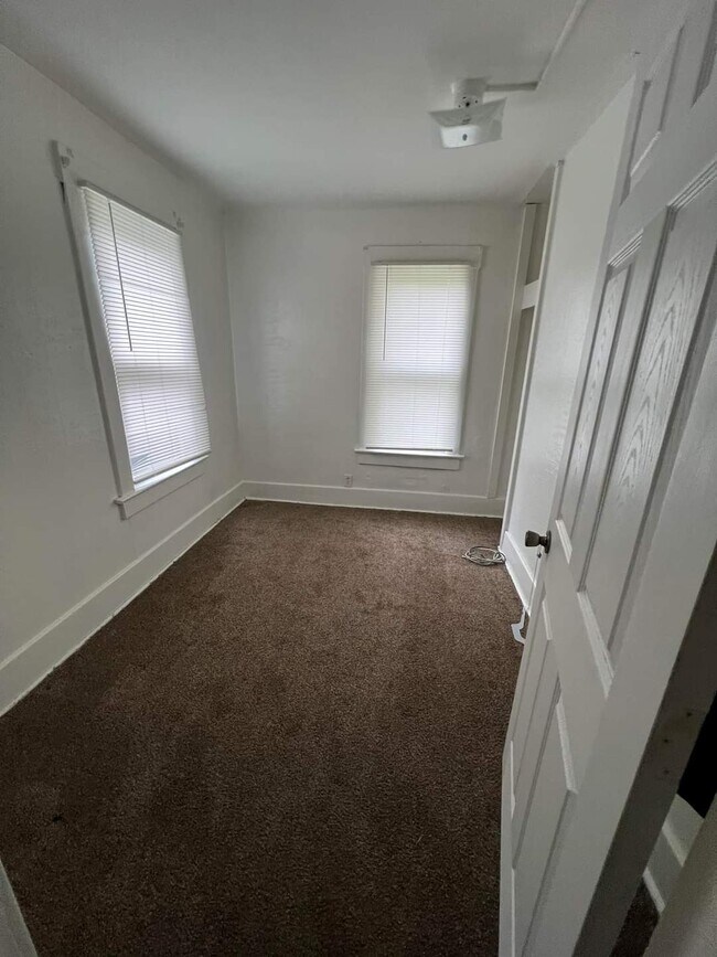 Building Photo - 1437 Oak St