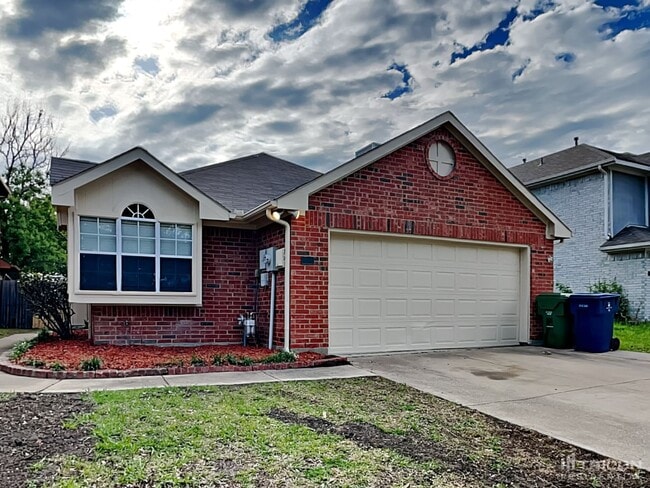 Building Photo - 5208 Wolverton Ct