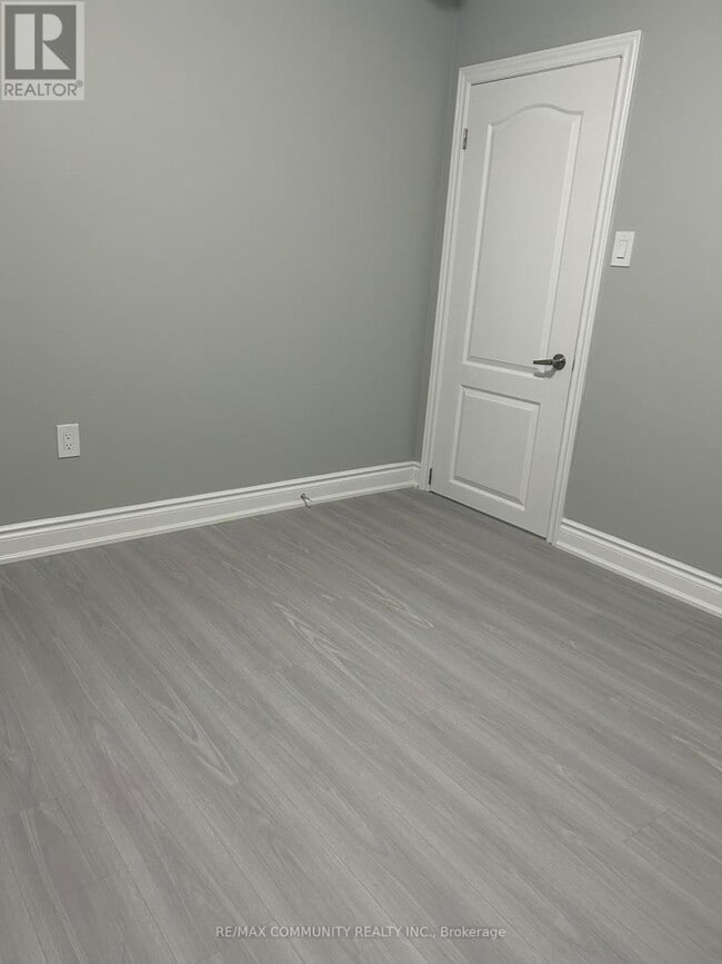 Building Photo - 70 Rosewell Cres