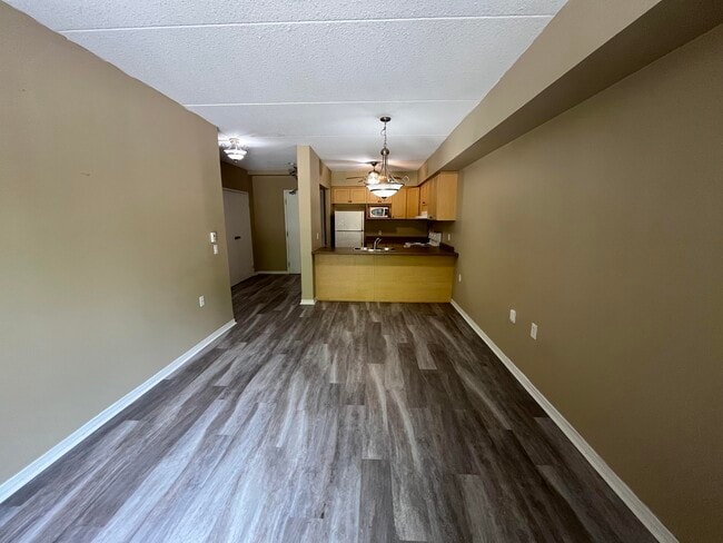 Building Photo - 24 Harris Av