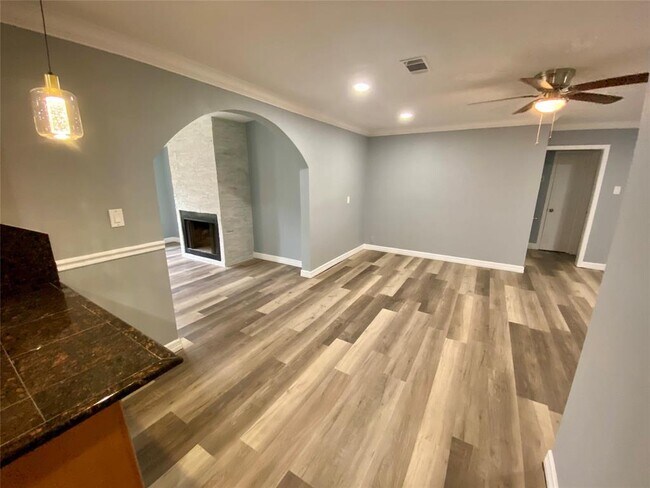Building Photo - 1868 Bimini Way