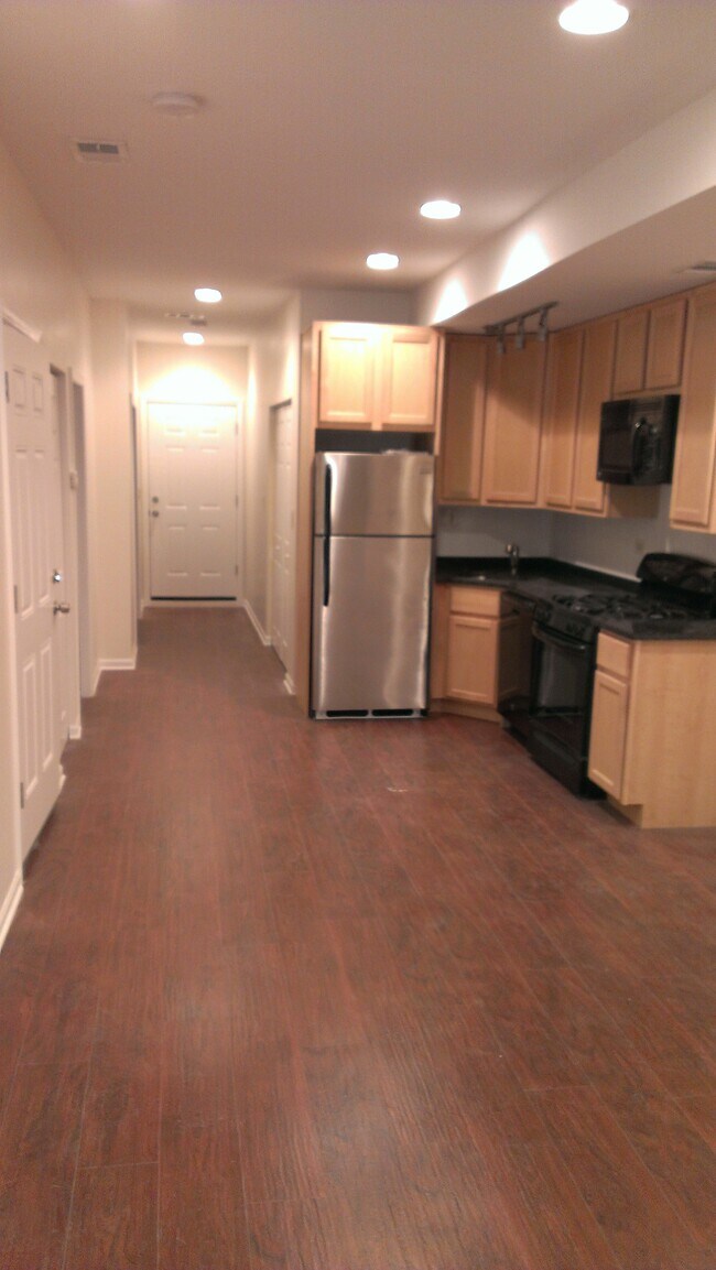 Fotografía del edificio - 2819 N Kedzie Ave