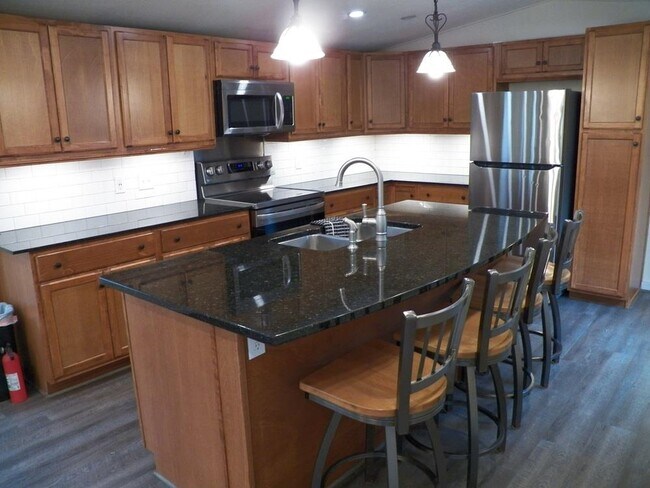 Foto del edificio - 2337 2nd New Hampshire Turnpike N