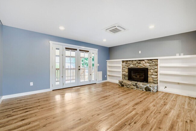 Building Photo - Beautiful Mother-in-Law Style Home in Everett, WA!