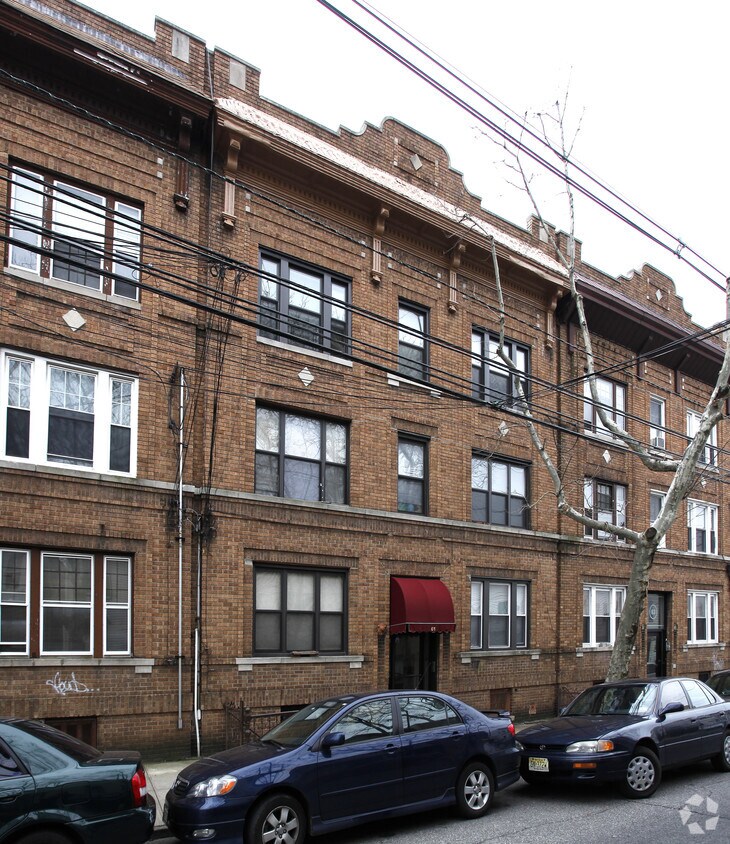 Building Photo - 61 Hopkins Ave