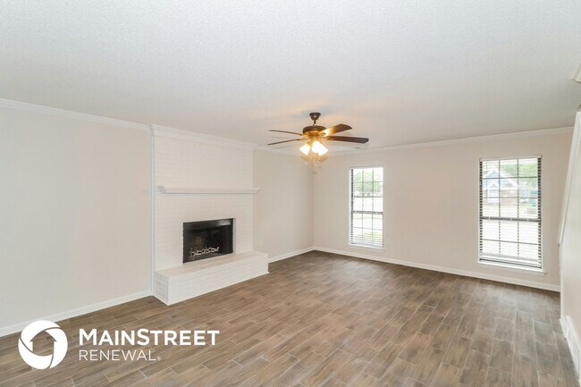 Building Photo - 7120 Oak Forest Dr