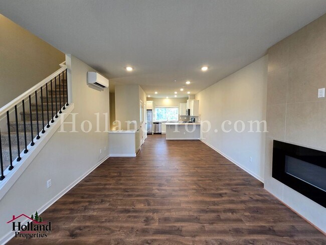 Building Photo - COMING SOON! Bright & Airy 2-Bed, 2.5-Bath Home with Balcony & Great Neighborhood Views in Hillsb...