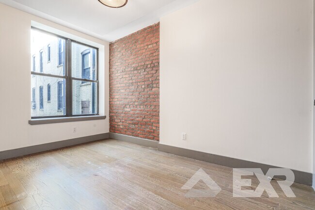 Building Photo - 1649 Summerfield St
