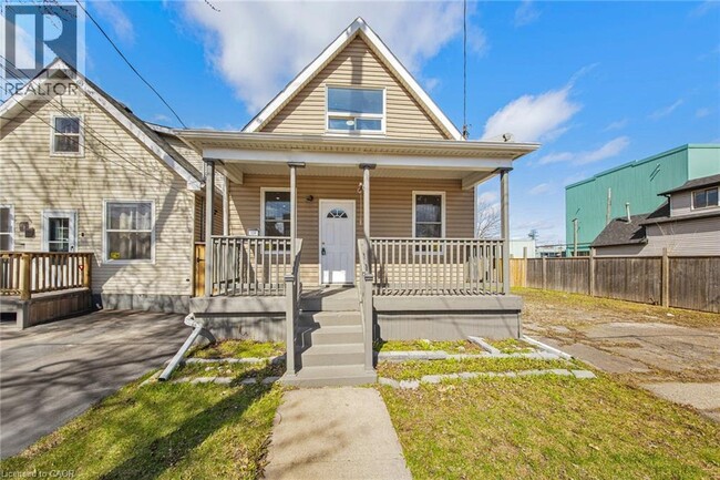 Building Photo - 109 Gertrude St