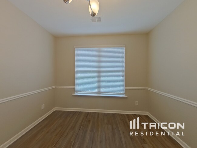 Building Photo - 5370 Campbellton Fairburn Rd