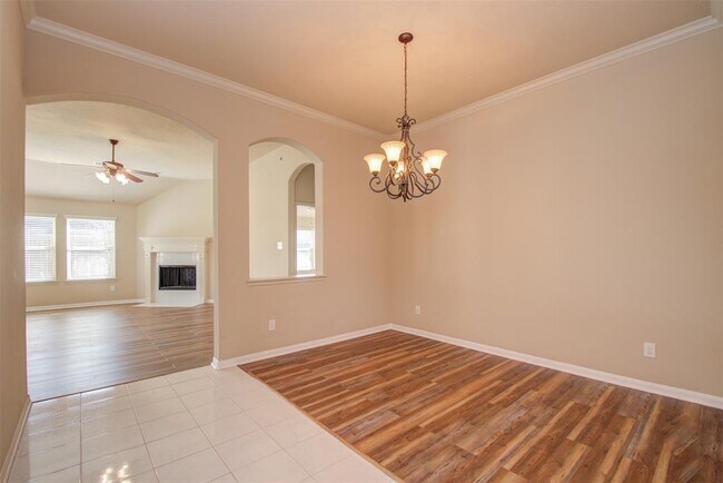 Foto del edificio - 3202 Windy Bank Ln