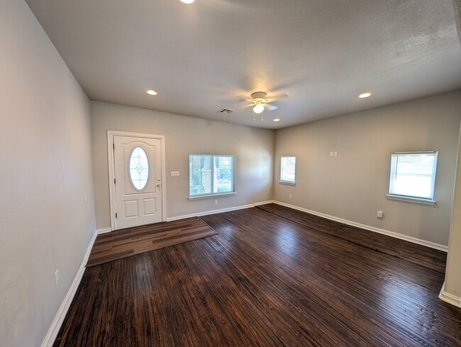 Building Photo - 2235 E 10th St