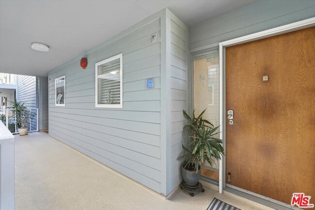 Foto del edificio - 240 The Village