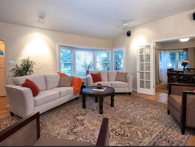 Building Photo - 12271 Laurel Terrace Dr