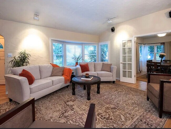 Foto del edificio - 12271 Laurel Terrace Dr