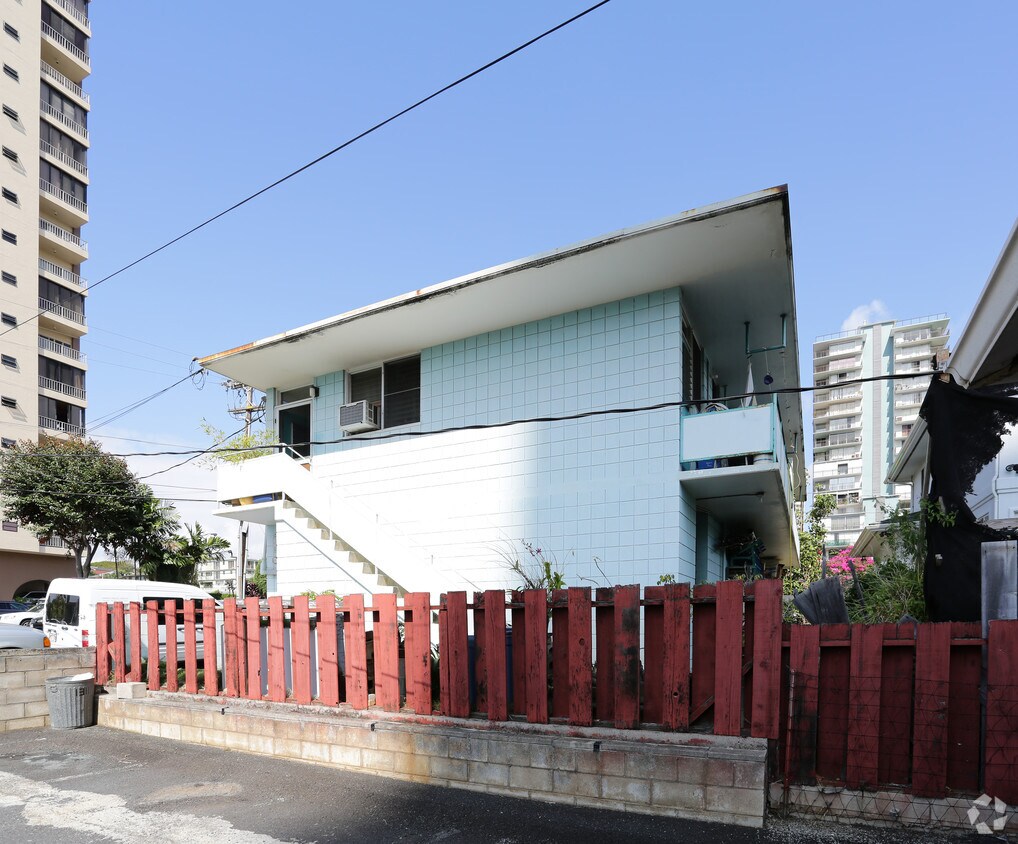 Building Photo - 1317 Victoria St