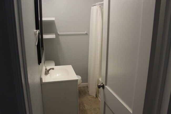 Foto del edificio - 1523 W 17th St N