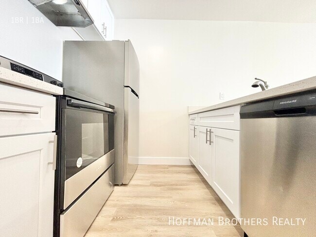 Foto del edificio - 1784 N Sycamore Ave