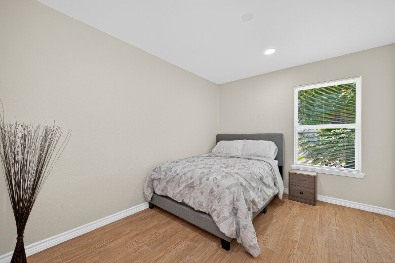 Foto principal - 2418 Ferguson Way