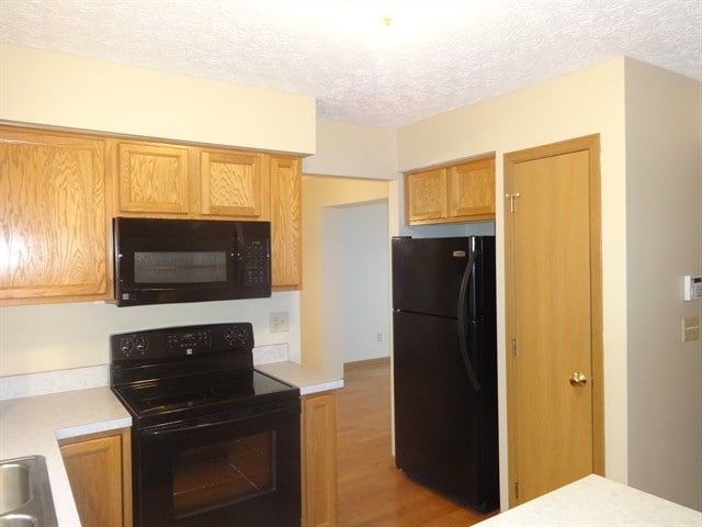 Foto del edificio - 4242 Honey Bee Ct