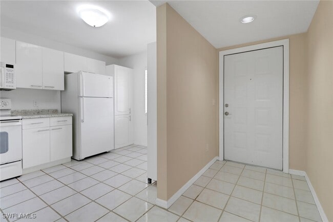 Building Photo - 7779 Jewel Ln