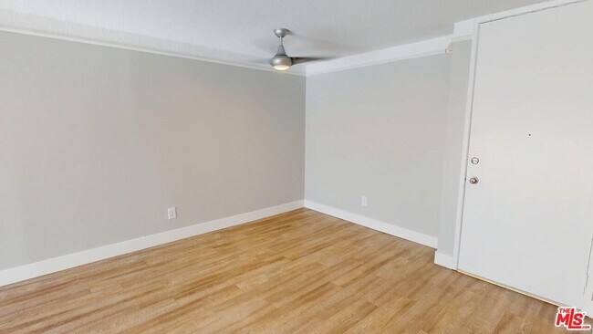 Foto del edificio - 6600 Beachview Dr