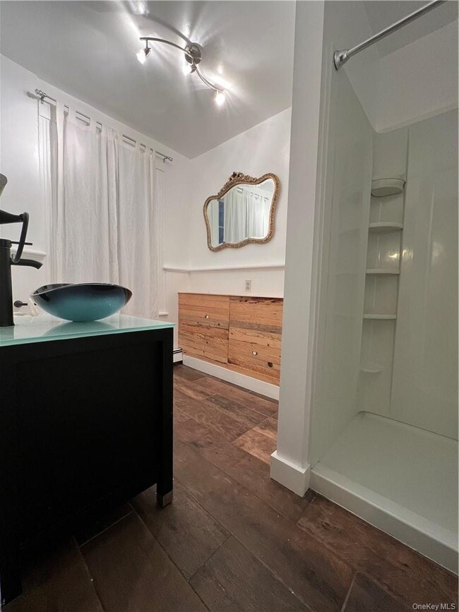 Building Photo - 155 Main St