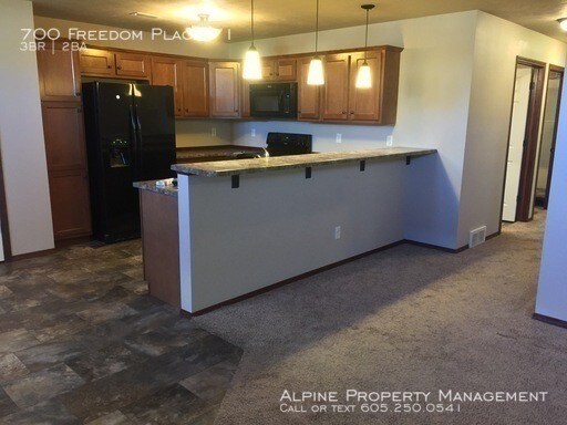 Building Photo - 700 Freedom Pl
