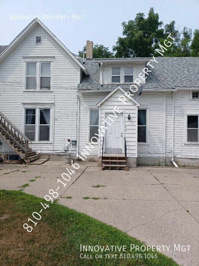 Building Photo - 302 Pine St