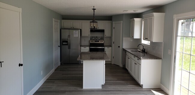 Building Photo - 3716 Wynterhall Way