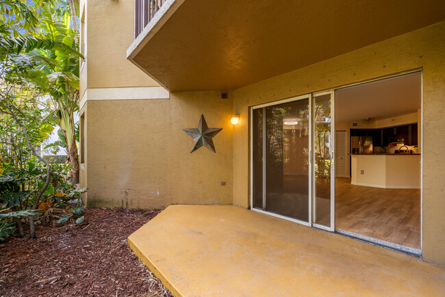 Building Photo - 771 N Pine Island Rd