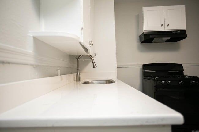 Foto del edificio - 304 S Clover St