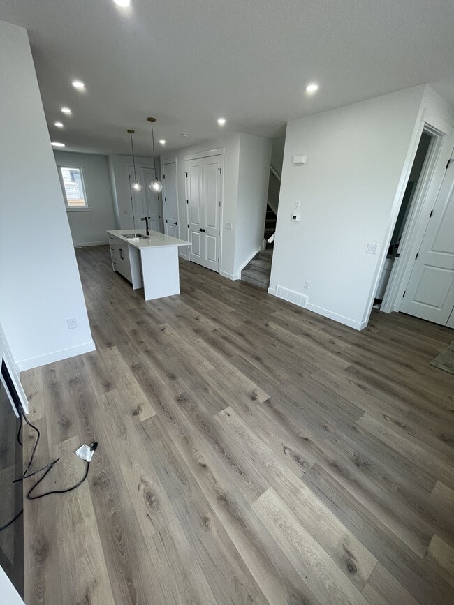 Building Photo - 4754-4783 83 St NW