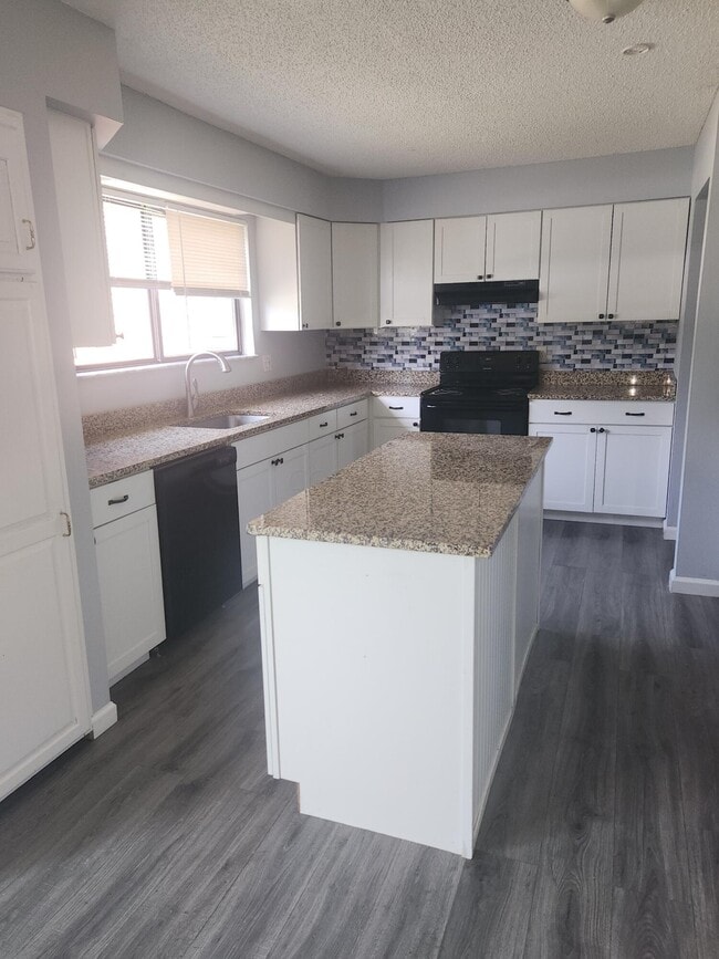 Foto del edificio - 822 Ronson Ave