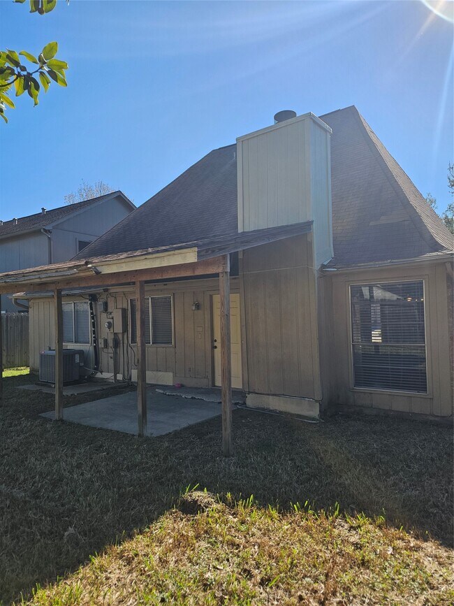 Foto del edificio - 1538 Ridgebriar Dr