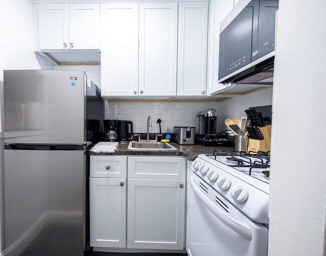 Foto del edificio - 328 E 74th St