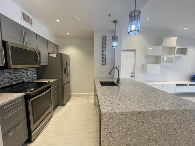Foto del edificio - 2031 Renaissance Blvd