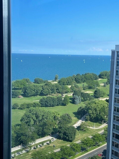 Foto del edificio - 4250 N Marine Dr