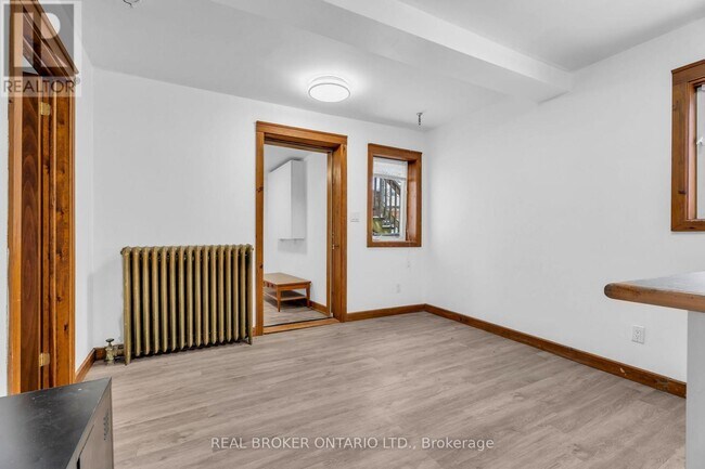Photo du bâtiment - UNIT B - 18 FIRST AVENUE