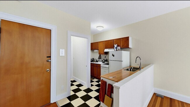 Foto del edificio - Desirable apartment in Brookline