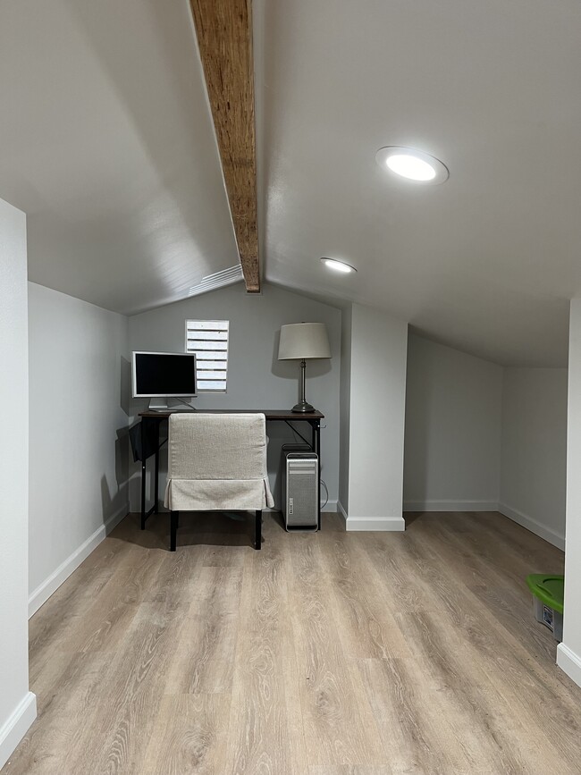 Foto del edificio - 4318 W 133rd St