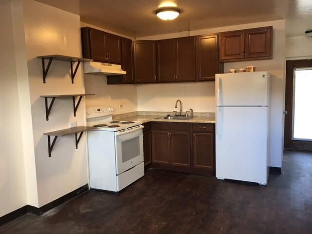 Primary Photo - 1303 Dominis St