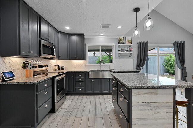 Foto del edificio - 12714 Huntington Field Dr