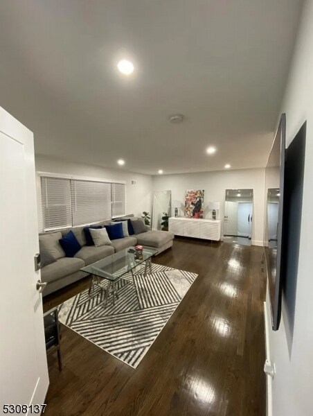 Building Photo - 32 Henry St