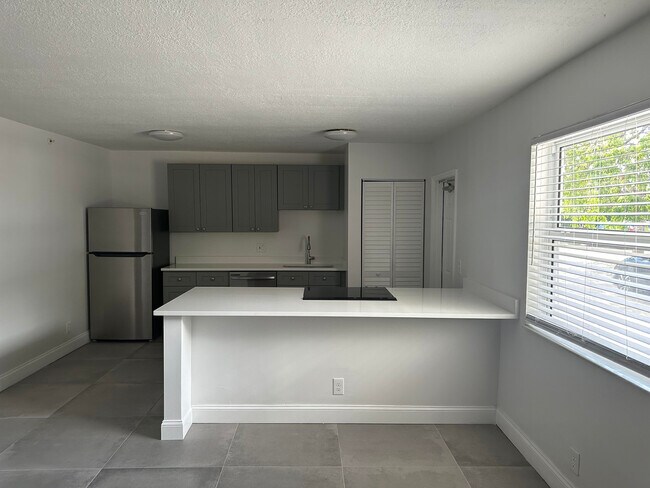 Foto del edificio - 1611 NE 3rd Ave