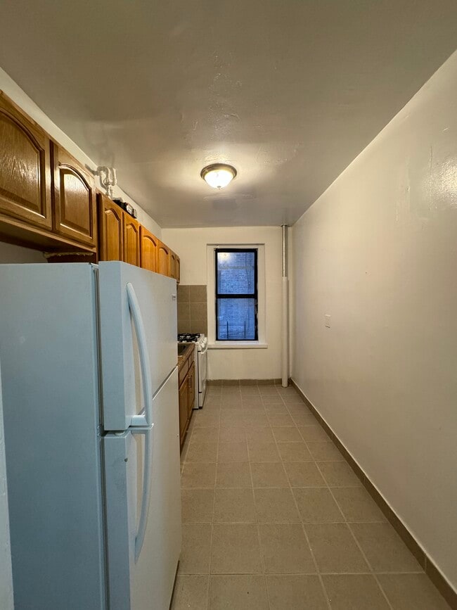 Building Photo - 3164 Grand Concourse