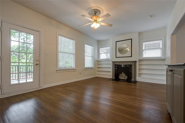 Building Photo - 4608 Live Oak St